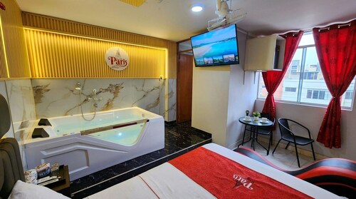 HOSTAL PARIS 4