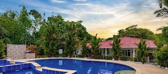 Magnífica Villa Privada con A/C, Piscina y Jacuzzi