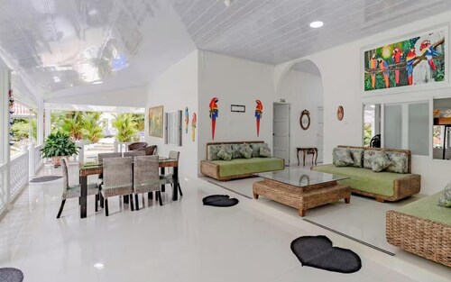 Magnífica Villa Privada con A/C, Piscina y Jacuzzi