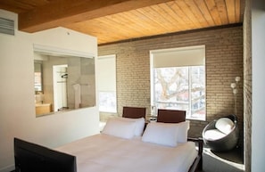 Soundproofing, iron/ironing board, free WiFi - Spadina Design Hotel (Toronto)
