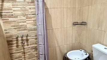Towels, soap, shampoo, toilet paper