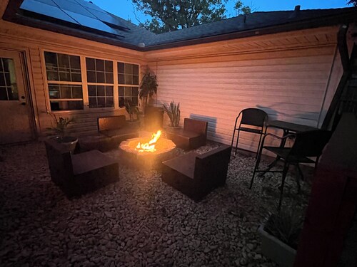 Peaceful 4/2 Home with Large Yard, WiFi/Office in Quiet South Abilene Culdesac