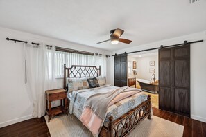 2 chambres, fer et planche à repasser, Wi-Fi, draps fournis
