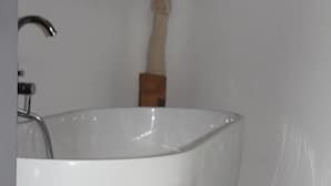 Superior Double or Twin Room, Sea View | Bathroom - Meular Chiloe B&B Hotel (Castro)