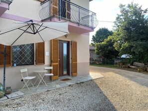 Outdoor dining - Vrbo Property (Piemonte)