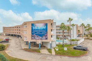 Exterior - Delightful 1-bedroom condo with AC in Corpus Christi (Corpus Christi)