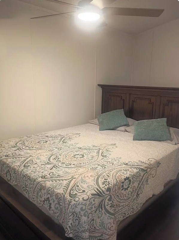 Room - Delightful 1-bedroom condo with AC in Corpus Christi (Corpus Christi)