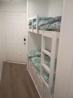 Room - Delightful 1-bedroom condo with AC in Corpus Christi (Corpus Christi)
