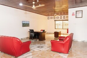 Lobby - ANIYAK GUEST HOUSE (Takoradi)