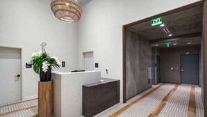 Lobby - Luxury Miami 1BR Apt, Pool & Beach Access for 4 (Miami)