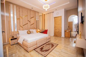 Iron/ironing board, WiFi - Luxury 3BR Lekki Duplex  Pool, 24/7 Power & WiFi (Lekki)