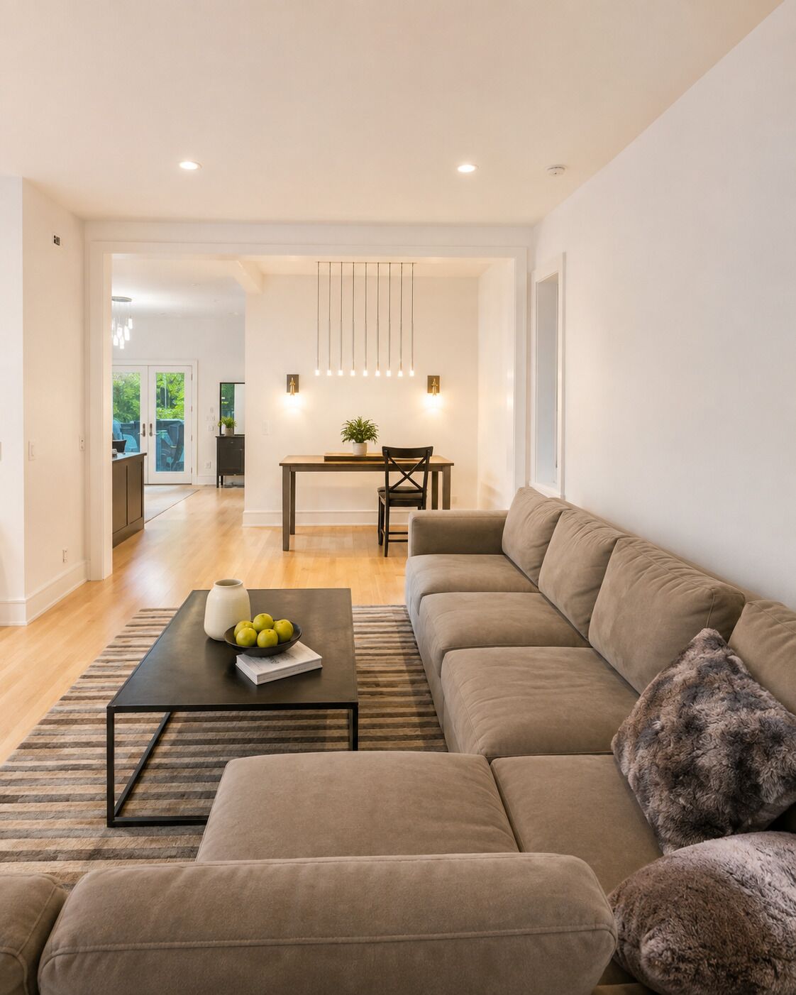 Perfect 5-bedroom Estate  In Vibrant Chicago. - Chicago, IL