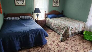 Iron/ironing board, internet, bed sheets