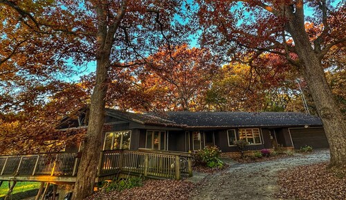Serene 30 bed 4-bedroom farmhouse with AC in charming Caledonia