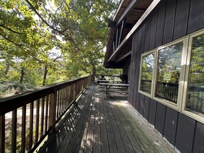 Outdoor dining - Serene 30 bed 4-bedroom farmhouse with AC in charming Caledonia (Caledonia)