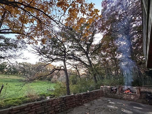 Serene 30 bed 4-bedroom farmhouse with AC in charming Caledonia