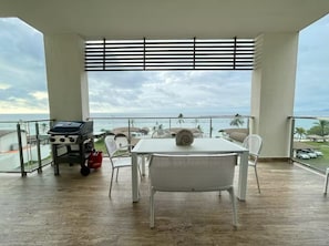 Outdoor dining - Vrbo Property (María Chiquita)