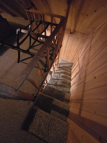 Rustic guest cabin in the Pines near Golf Course and Big Springs Sleeps 6