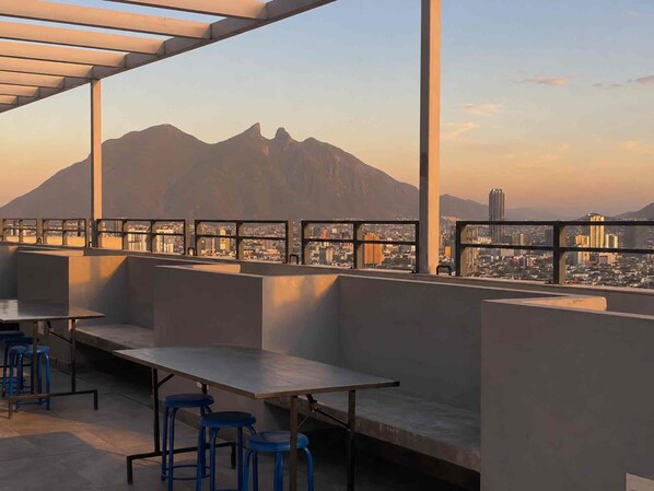 Outdoor dining - Vrbo Property (Monterrey)