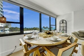 Dining - Spacious 2BR Resort-Style Apartment with Ocean Views 504 (Miami Beach)