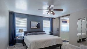 5 bedrooms, iron/ironing board, WiFi, bed sheets