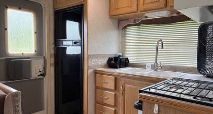 1-bedroom campground in lovely Dixon with refreshing AC on the Gasconade River
