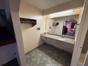 Unclassified image, 3 of 13, button - Scottish Inns & Suites - Rosenberg (Rosenberg)