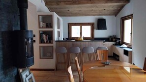 Unclassified image, 4 of 27, button - 2-bedroom beautiful apartment in charming Alpes village close to Mont Blanc. (La Giettaz)