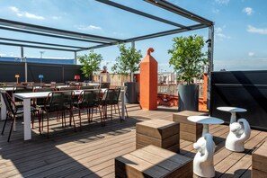 Outdoor dining - 3 Bedroom • Rooftop • Fast WiFi • Central Barcelona (Barcelona)