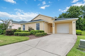 Exterior - 15 Minutes to Disney! 5BR Private Pool & Disney Themed Rooms, Gated Community (Davenport)