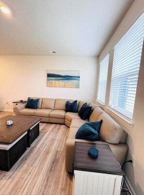 Living area - Bethany Beach Retreat sleep7 Pools, Pickleball, & Shuttle (Millville)
