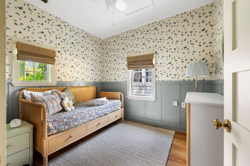 Designer Cottage & Fenced Yard | Hampton Park - Mount Pleasant, SC