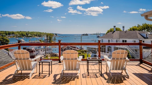 Boothbay Harbor - Room 6 at Greenleaf Inn - Balcony, Harbor Views!