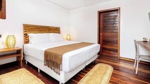 In-room safe, desk, iron/ironing board, WiFi