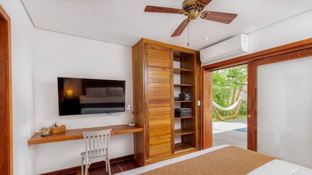In-room safe, desk, iron/ironing board, WiFi
