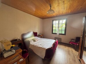 Iron/ironing board, Internet, bed sheets - Vrbo Property (Argentat-sur-Dordogne)
