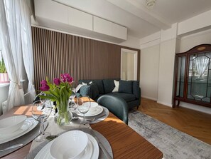Dining - Westbourne Court (London)