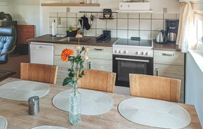 Unclassified image, 2 of 13, button - Cozy home in Ringkøbing with WiFi (Ringkøbing)