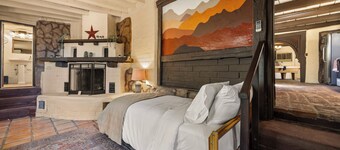 Old West Cottage in the Canyon, Billiards, Firepit