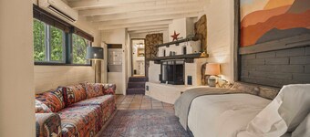 Old West Cottage in the Canyon, Billiards, Firepit