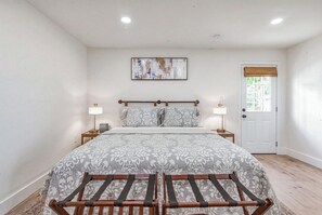 1 habitación, tabla de planchar con plancha, wifi gratis y ropa de cama 