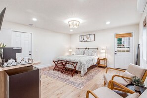 1 habitación, tabla de planchar con plancha, wifi gratis y ropa de cama 