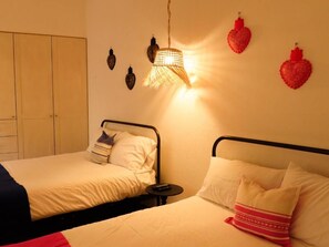 Ảnh chưa phân loại, 4 trong số 27 ảnh, nút