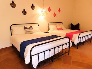 Ảnh chưa phân loại, 3 trong số 27 ảnh, nút