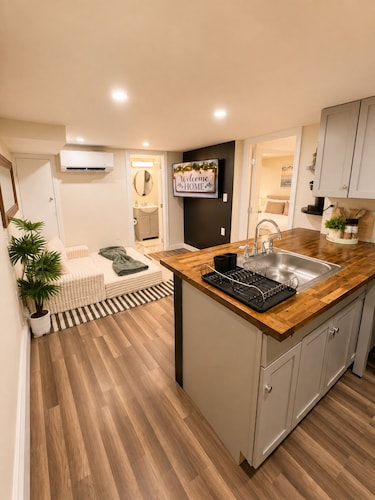 Private  studio suite – 25 Minuto from Boston