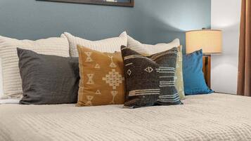 WiFi (free), bed sheets