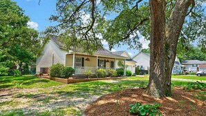 Exterior - Sweetgrass Cottage, Pond Views, Pet Friendly, Boat Trailer Parking & Fireplace (Georgetown)