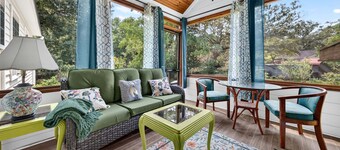 Sweetgrass Cottage, Pond Views, Pet Friendly, Boat Trailer Parking & Fireplace