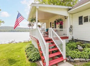 Exterior - Beautiful Lakefront Property (Alpine)