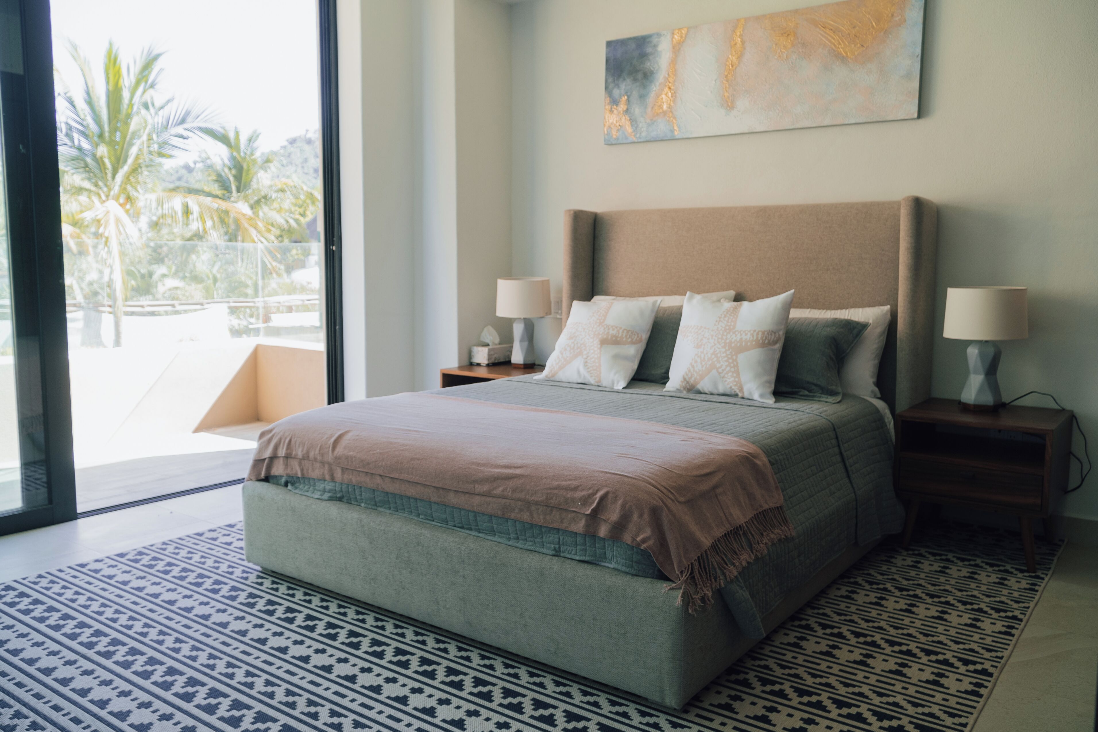 Comfort-lejlighed - balkon - udsigt til have